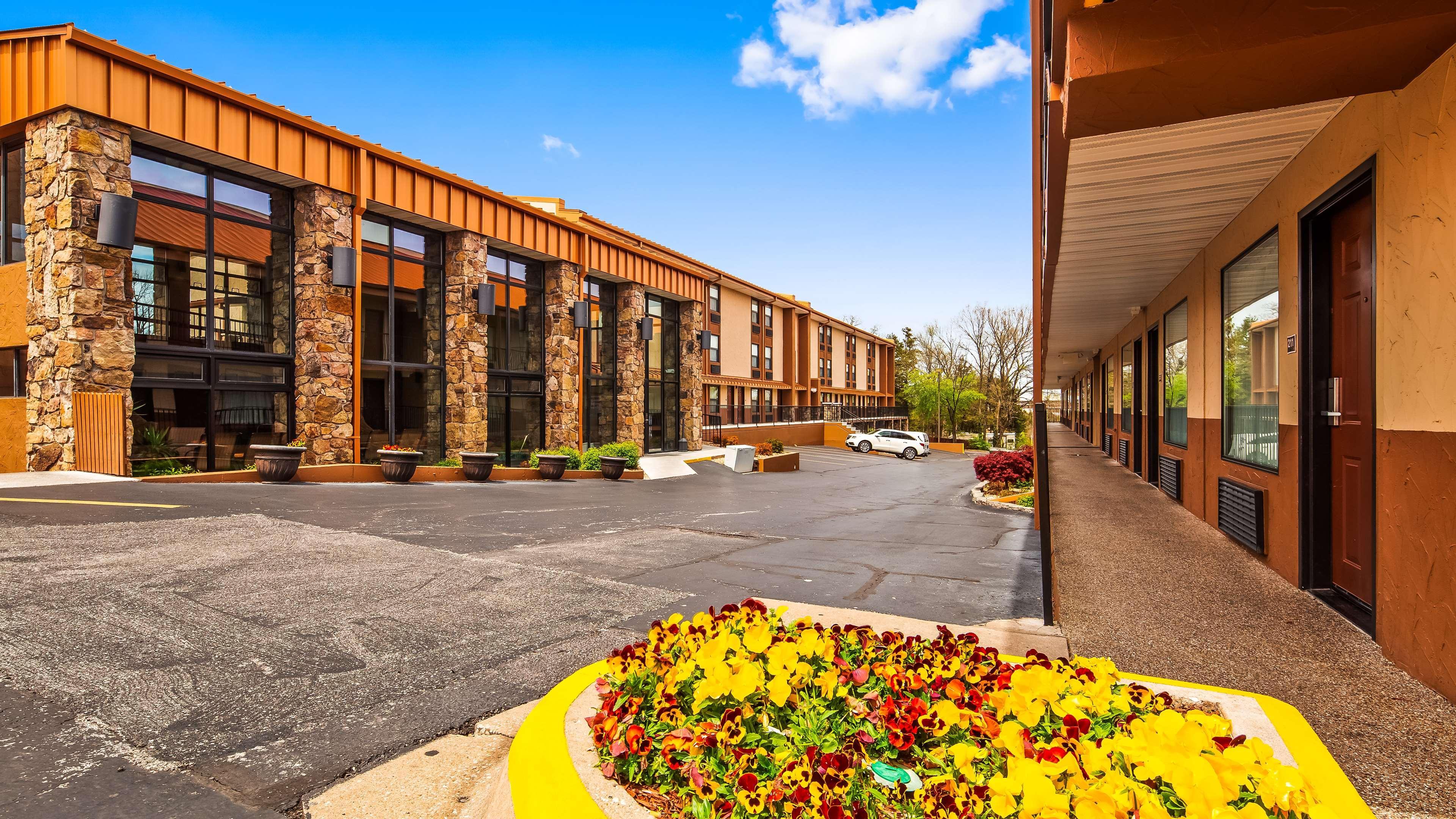 Best Western Center Pointe Inn Branson Bagian luar foto